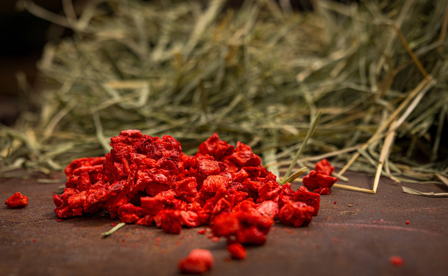 🍓 Freeze-Dried Strawberry Treats for Rabbits, Guinea Pigs & Small Pets