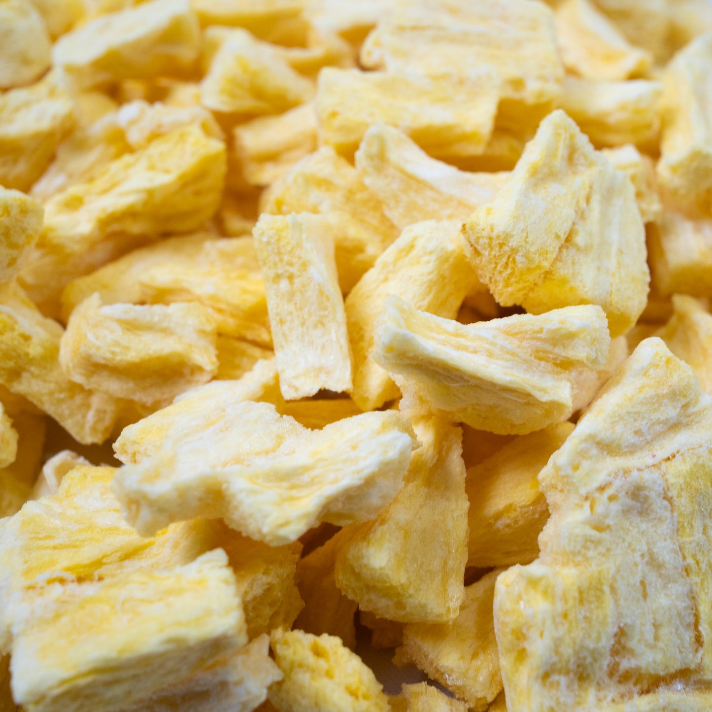 DIY freeze-dried small animal food blend with natural produce