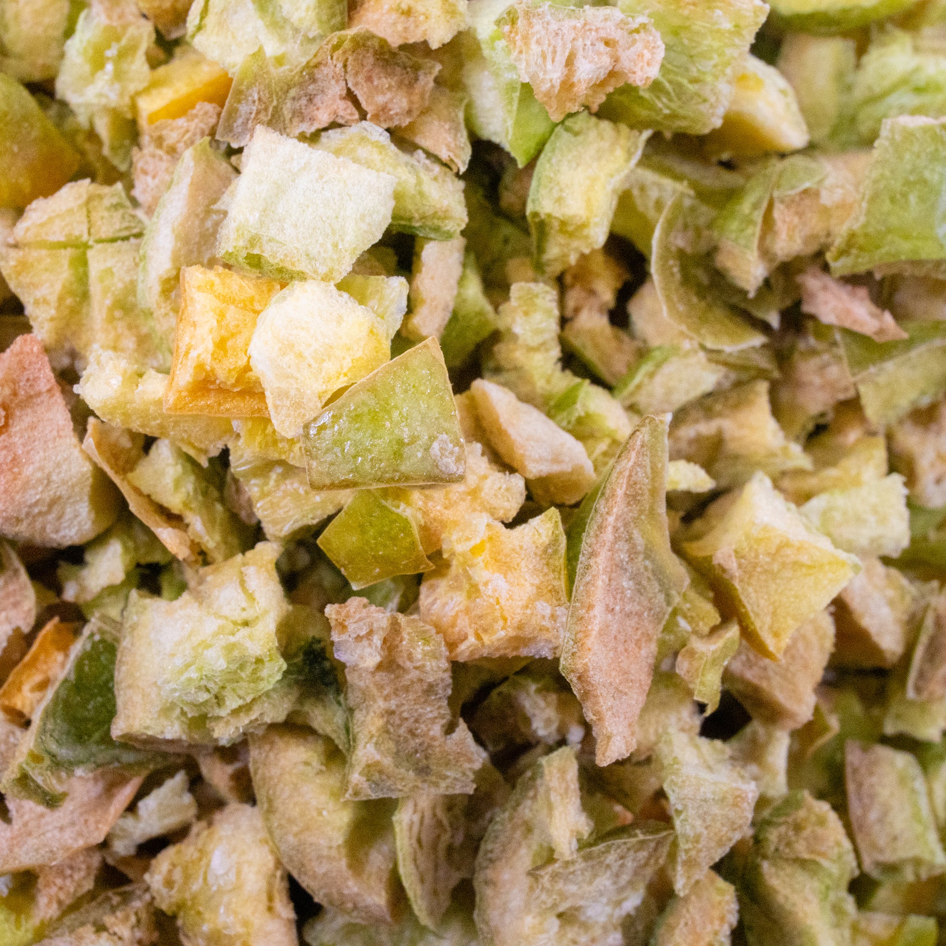 Build your own freeze-dried pet snack mix – apples, carrots, peas